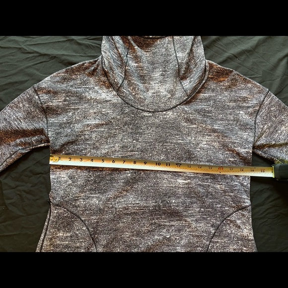 Lululemon Forever Endeavor Long Sleeve - Picture 8 of 13